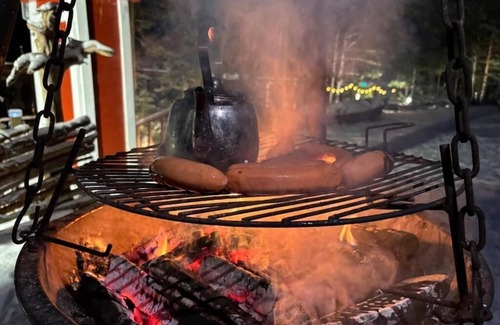 Heinola Boat Rental | Unique Houseboat on the lake with wood-fired sauna