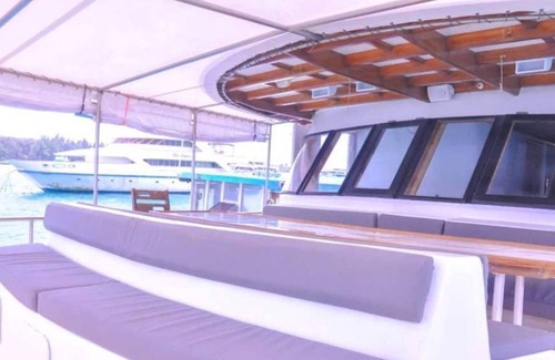 Vaavu Atoll House | Unique liveaboard experience in Maldives, AIl Incl