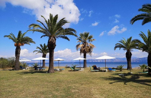 Agios Petros Apartment | Unique located holiday apartment directly at the sea, own beach access, Wifi | A