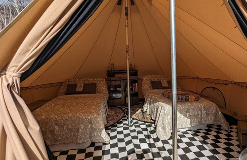 Seneca Rocks RV Rental | Unique, luxurious, & comfy yurts with world-class views of Seneca Rocks!