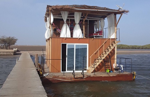 Ndangane Boat Rental | Unique Maison Flottante eco Lodge Dans un Décor de Reve