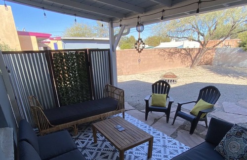 Peter Howell House | Unique Midtown Home close to U of A - Sleeps 6