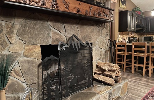 Murphy Ski Chalet | Unique mountain paradise with garden and she-shed close to town