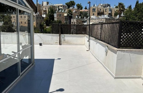 Kiryat Shmuel Apartment | Unique Penthouse With a Gorgeous Roof Top