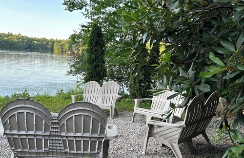 Lyman House | Unique rental with two houses on the lake in charming Lyman with AC, WiFi
