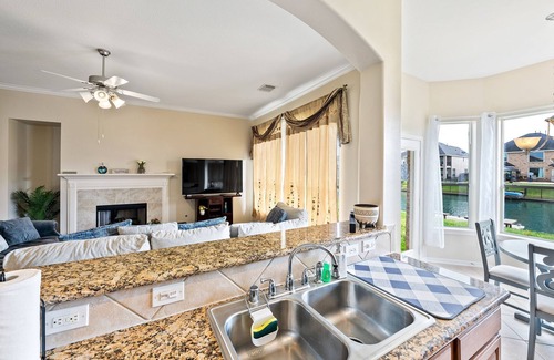 Sydney Harbour House | Unique Restful 3BR @Waterview