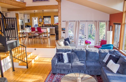 Okanagan-Similkameen Ski Chalet | Unique Riverside Chalet with 1 Acre of Forest