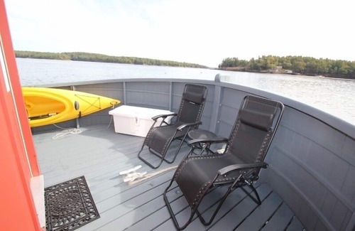 Mac Mahan Boat Rental | Unique, romantic, motorless floating island w/4 hp skiff