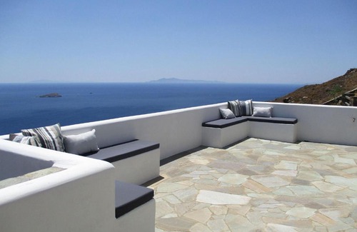 Ydrousa Villa | Unique Scenery Villa