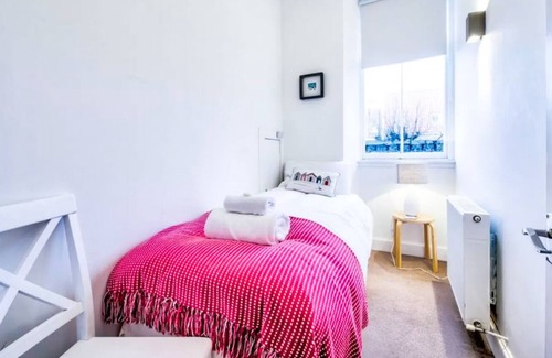 North Berwick Apartment | Unique Seaside Apartment, Central North Berwick
