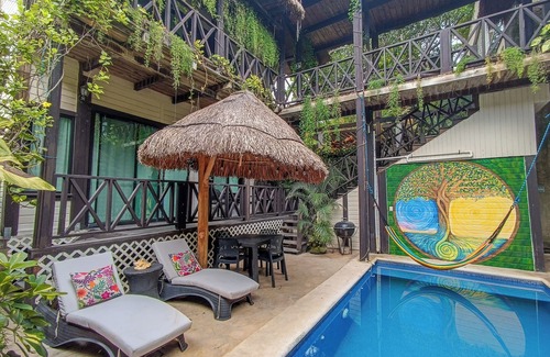 La Veleta Cabin | Unique spacious wooden cabin in jungle-themed oasis.Fast Wifi, Great location!