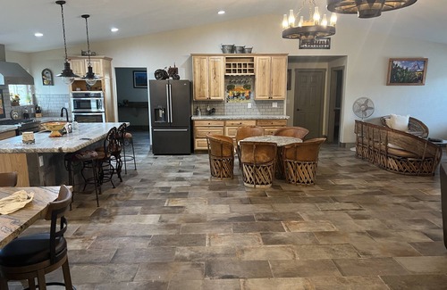 Reno House | Unique style house 10 min from famous Pyramid Lake
