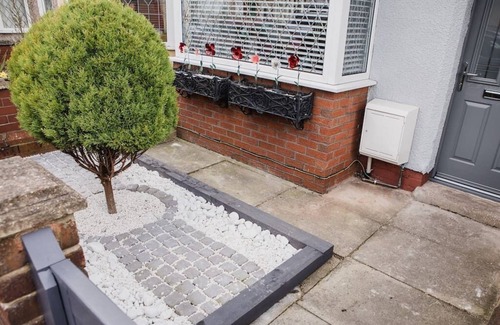Cleethorpes House | Unique/Stylish Whole House Close to Beaches Restaurants Shops. Pet Friendly!