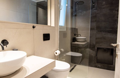 Patras Apartment | Unique suites only 1 minute away from the sea and Pet-Friendly!
