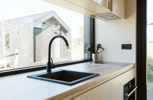 Ouddorp Ski Chalet | Unique tiny house with a nice terrace!