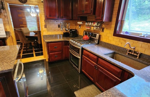 Craigsville House | Unique & tranquil getaway! Custom indoor and outdoor spaces to explore/relax!n
