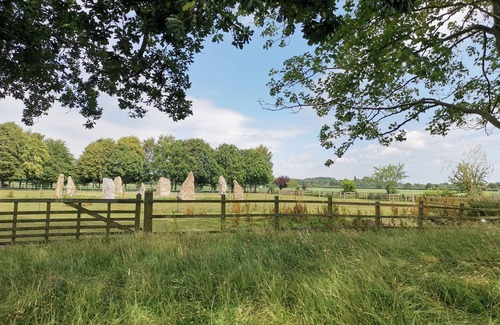 East Ashling House | Unique, tranquil retreat in fabulous grounds with own garden & pond. Nr Goodwood