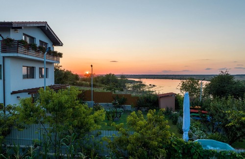 Somova House | Unique view and charming sunsets at the secret oasis of the Danube Delta