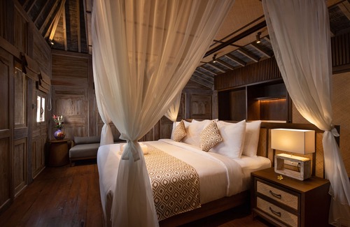 Saba Bed & Breakfast | Unique Wooden Villa at Saba Beach