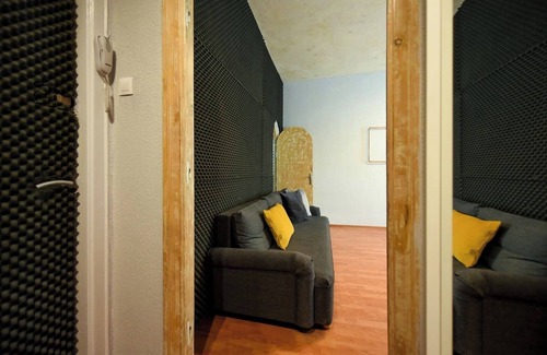 Bucharest City-Centre Apartment | Unirii Square Cozy 4BR-Apt: Modern Urban Living