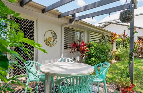Noosaville Villa | Unit 1 - Renovated 2 Bedroom Ground Level Villa