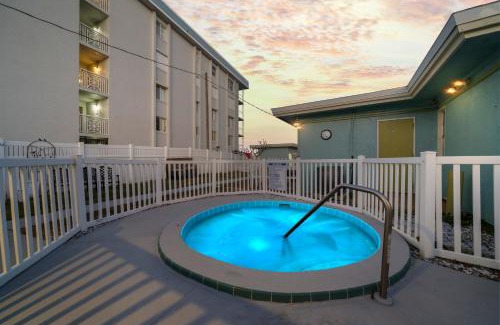 Cocoa Beach House | Unit 115 Courtyard Condo In Oceanfront Complex
