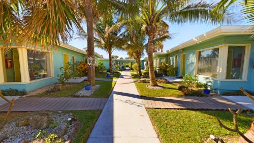 Cocoa Beach House | Unit 115 Courtyard Condo In Oceanfront Complex