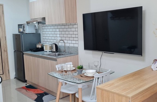 Poblacion District Apartment | Unit 1412 - Bisque Studio @ INSPIRIA