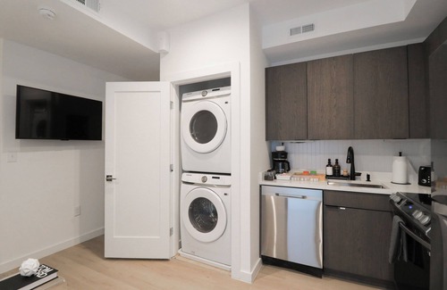 Shaw Bed & Breakfast | Unit 2: Cozy 1-Bed in the heart of Dc
