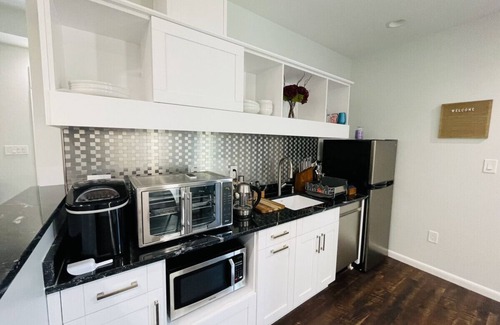 Charlottesville Condo | Unit 2 Expansive Luxury Suite for up to 4 Persons