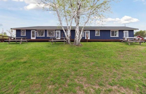 Long Lake Cabin | Unit 2 Long LakeLodge-Lakefront-2BR New