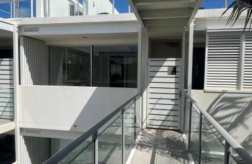 Rainbow Beach Apartment | Unit 202 Plantation Resort - Rainbow Beach Aircon.Wifi.Pool. Views