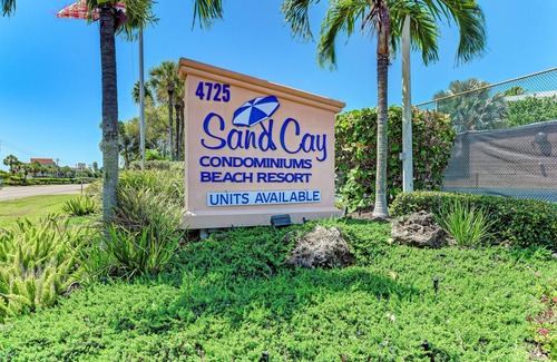 Longboat Key Condo | Unit #210 Sand Cay Beach Resort Pool and Garden View