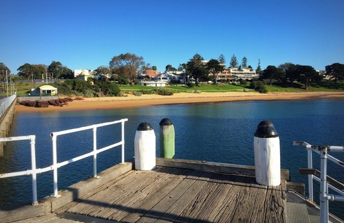 Cowes Apartment | Unit 3-83 Thompson Ave, in the heart of Cowes, includes linen.