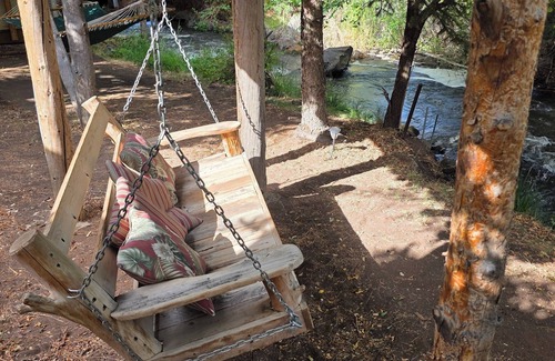 Cedaredge Cabin | “Unit 3 at the Cedaredge Lodge: Snuggle In With Your Pet in True Colorado Style”