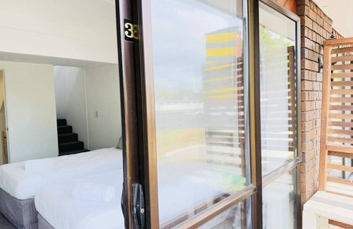 Rotorua Hotel | Unit 3 Fenton Summer Lodge