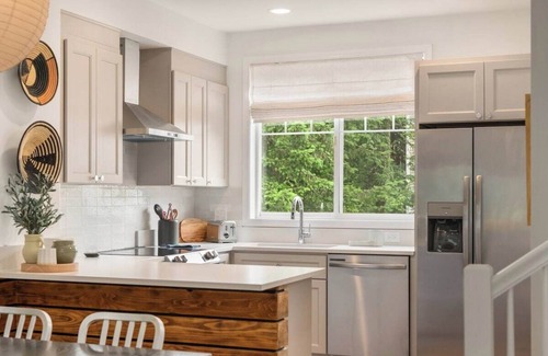 Bellevue House | Unit 3 One Central · Newly Remodeled Bellevue Executive Home - Unit 3