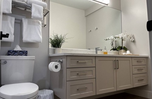 Regional District of Nanaimo Hotel | Unit 4 3bdrm Monthly available Oct-May
