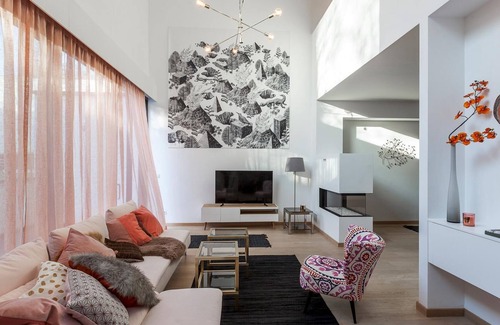 Dieweg House | Unit 4 - Spacious Smart Home Triplex Private Garden & Parking