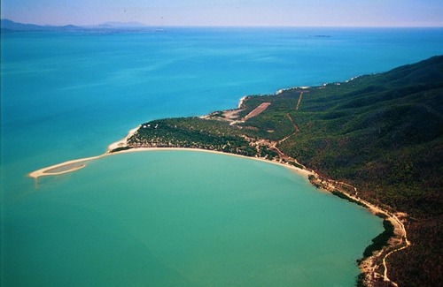 Cape Gloucester House | UNIT 4. SUNSET BEACH BUNGALOWS, CAPE GLOUCESTER. ABSOLUTE BEACHFRONT