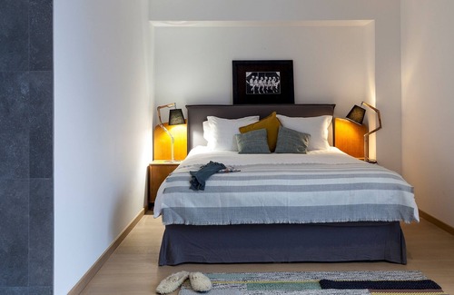 Dieweg House | Unit 6 - Colorful Smart Home Triplex Private Garden & Parking