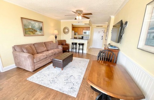 Northeast Virginia Beach Apartment | Unit 606 - Classic Oceanfront Condo at Dolphin Run