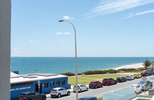 Cottesloe Apartment | Unit 7 · Cottesloe Beach View Apartments #7