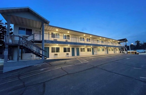 Wisconsin Dells Apartment | Unit 8 - Stand Rock Studios