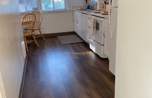 West Salem Apartment | Unit C at the Manor House Month to Month