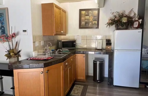 Centerville House | Unit C - The Hideaway