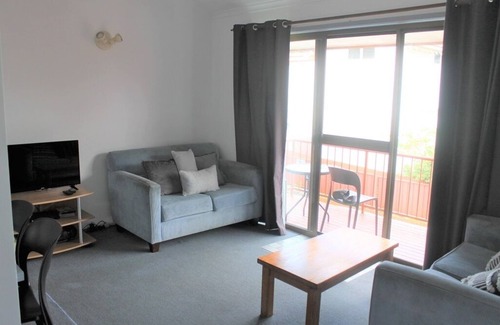 Scotts Head Apartment | Unit with Wi-Fi & Air Conditioning