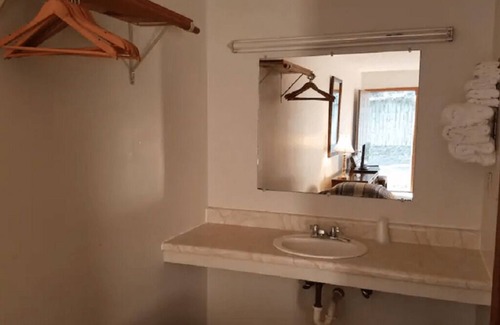Golconda Apartment | Unity Lodge Suite 8