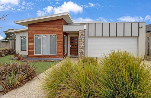 Mount Duneed House | Unity Retreat I Gateway to Surf Coast