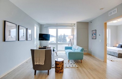 Prospect Park Apartment | University Social Sanctuary + Amenitized Building